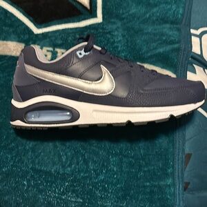 Never worn air max brand new inbox